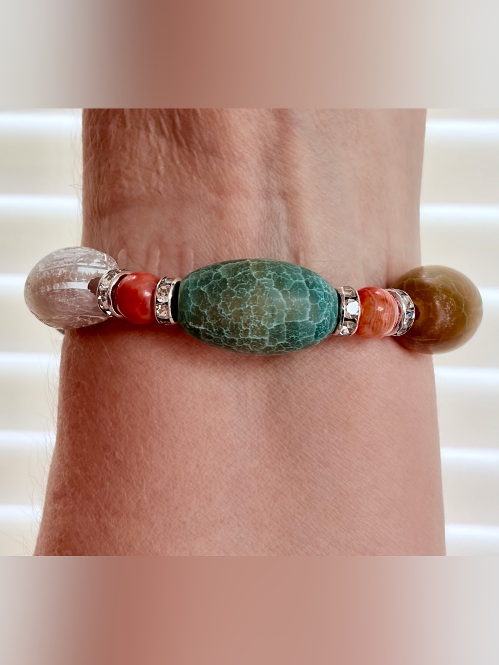 Men’s/women’ elastic Bracelet.Multicolor crackle agate stones,carnelian beads.